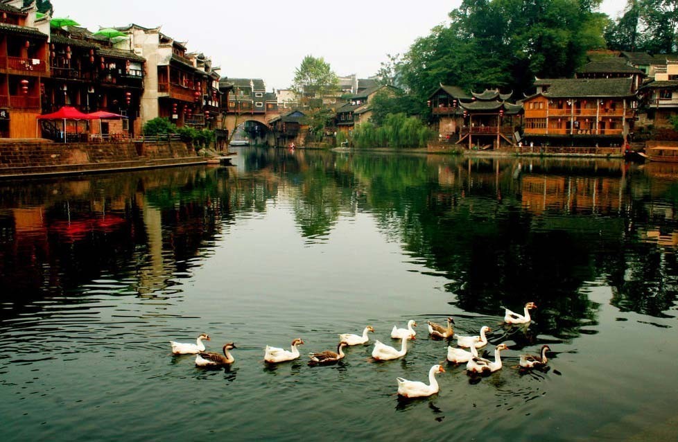 張家界、鳳凰古城被外媒評為中國最美的20個景點(diǎn)之一