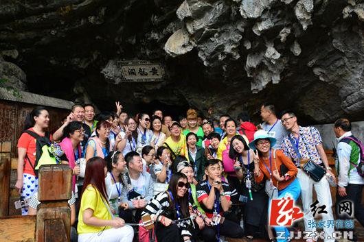 “排隊(duì)不超過(guò)半小時(shí)”，黃龍洞景區(qū)踐諾一周年回頭看